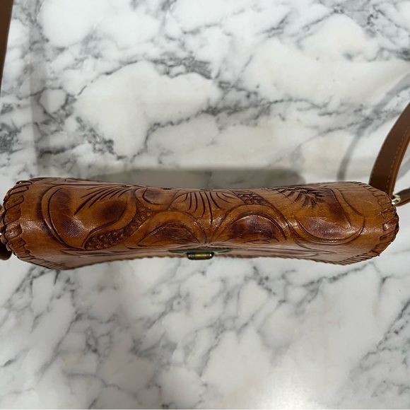 Vintage 70’s hand tooled embossed leather floral tan brown clutch crossbody bag - Picture 5 of 9